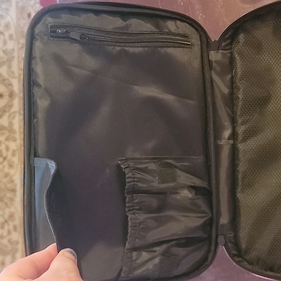 Travel Cosmetic case - Picture 6 of 15